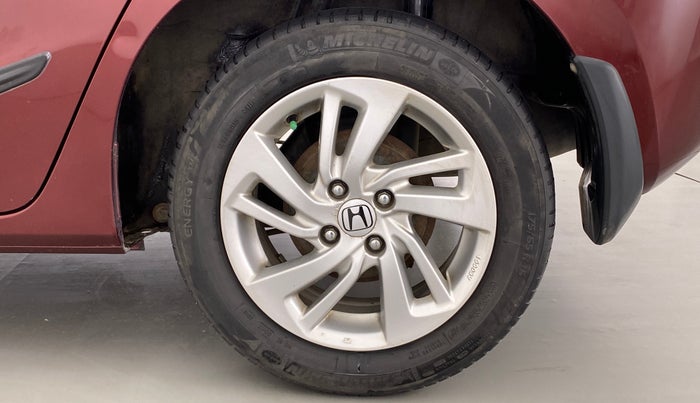 2017 Honda Jazz 1.2 V AT, Petrol, Automatic, 76,014 km, Left Rear Wheel