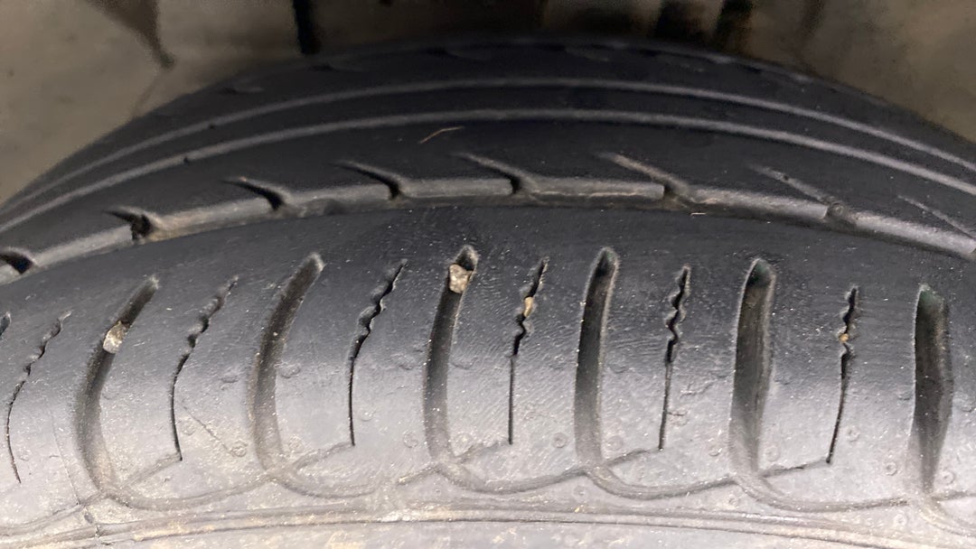 Left Front Tyre Tread