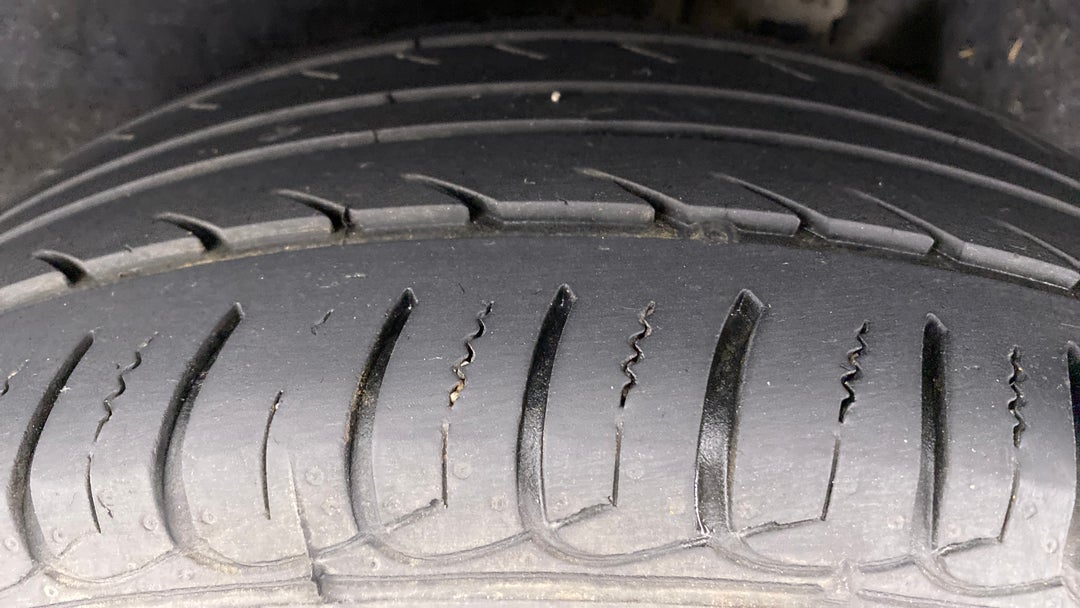 Left Rear Tyre Tread
