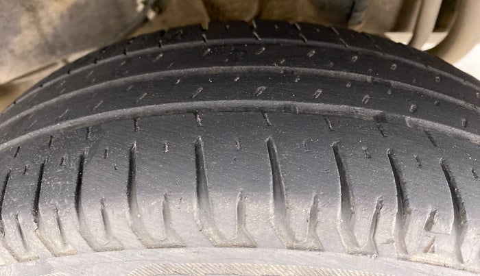 2016 Datsun Go T, Petrol, Manual, 68,790 km, Left Rear Tyre Tread