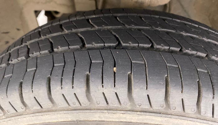 2016 Datsun Go T, Petrol, Manual, 68,790 km, Left Front Tyre Tread