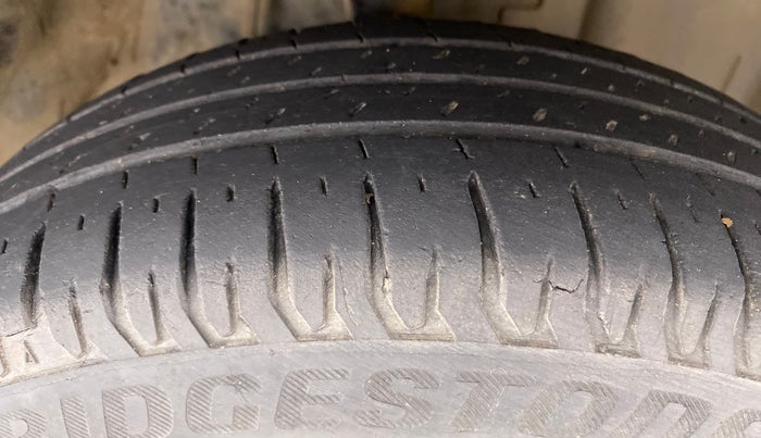 2016 Datsun Go T, Petrol, Manual, 68,790 km, Right Front Tyre Tread