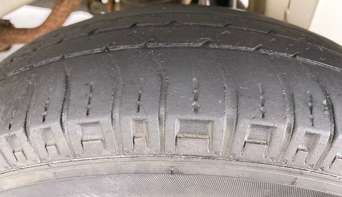 2018 Maruti Eeco 5 STR WITH AC PLUSHTR, Petrol, Manual, 35,368 km, Left Rear Tyre Tread