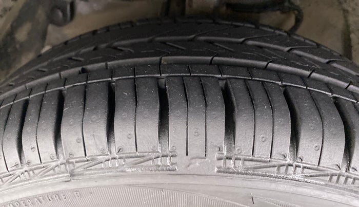 2015 Tata Bolt XM REVOTRON, Petrol, Manual, 73,760 km, Left Front Tyre Tread