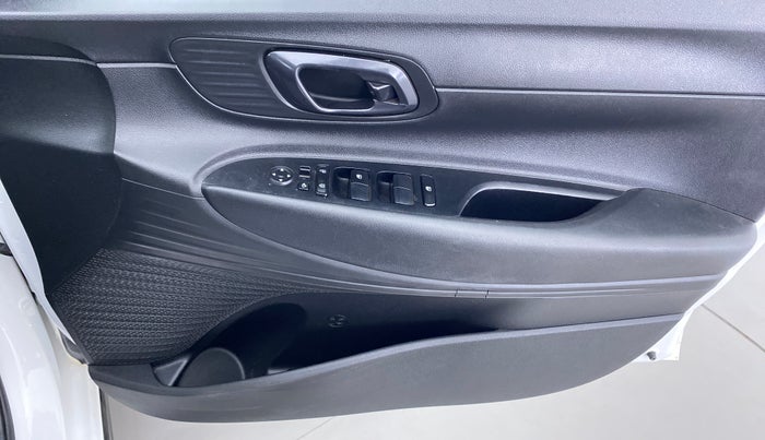 2020 Hyundai NEW I20 SPORTZ 1.2 MT, Petrol, Manual, 55,169 km, Driver Side Door Panels Control