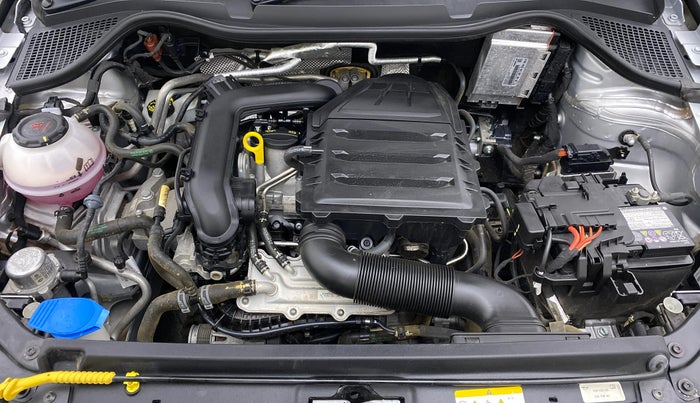 2022 Volkswagen Vento HIGHLINE PLUS 1.0 TSI AT, Petrol, Automatic, 4,988 km, Open Bonet