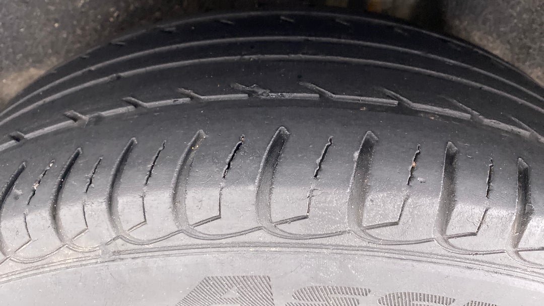Left Rear Tyre Tread