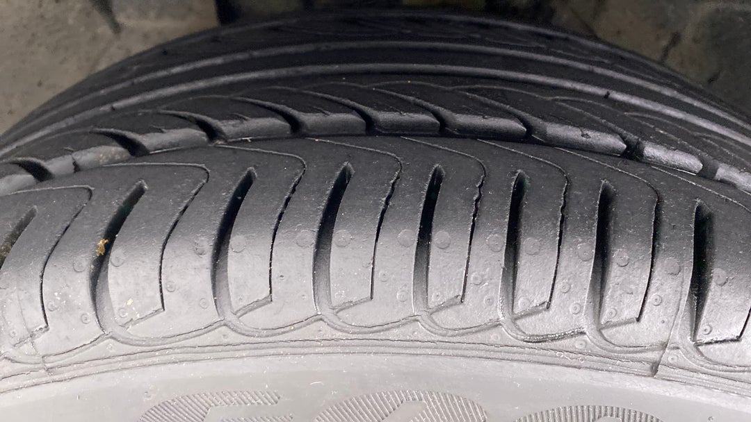 Left Front Tyre Tread