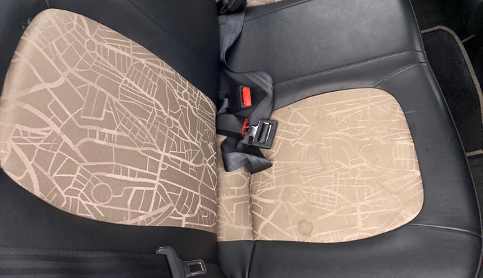 2019 Hyundai Grand i10 SPORTZ 1.2 KAPPA VTVT, Petrol, Manual, 25,143 km, Second-row right seat - Cover slightly stained