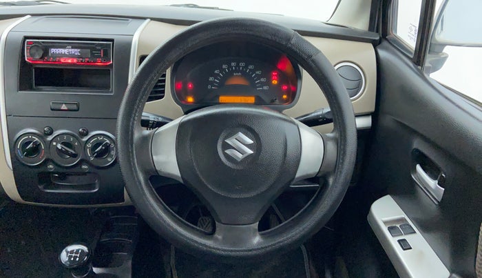2015 Maruti Wagon R 1.0 LXI, Petrol, Manual, 57,618 km, Steering Wheel Close-up