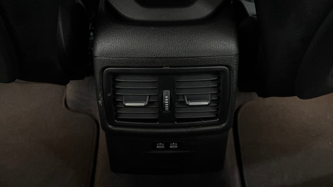 2022 BMW X1 sDrive 20i M Sport, Automatic, 49554 km, Rear A/C Vent
