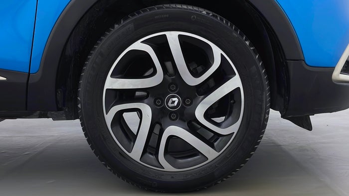 RENAULT CAPTUR-Right Front Tyre