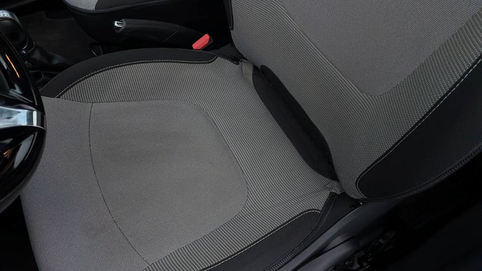 RENAULT CAPTUR-Seat LHS Front Stain