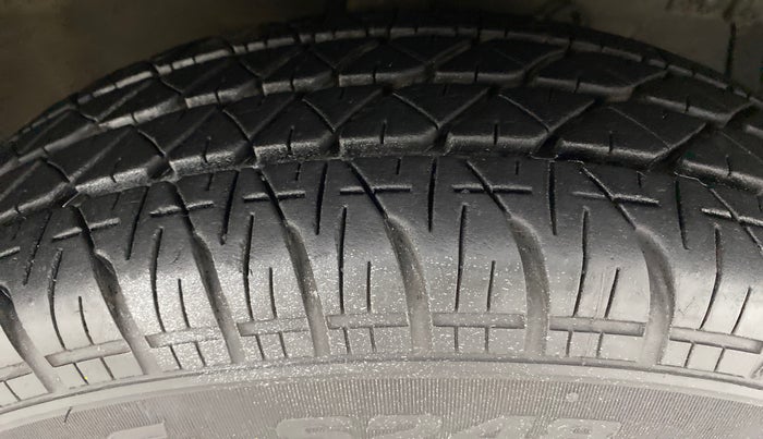 2014 Maruti Swift Dzire VXI, Petrol, Manual, 53,184 km, Right Front Tyre Tread