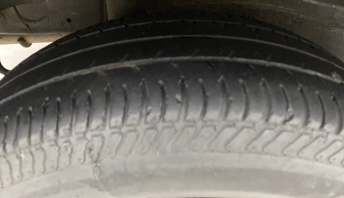 2014 Maruti Swift Dzire VXI, Petrol, Manual, 53,184 km, Right Rear Tyre Tread