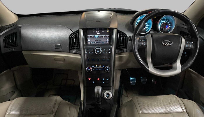 2015 Mahindra XUV500 W10 FWD, Diesel, Manual, 96,796 km, Dashboard
