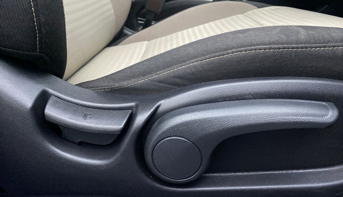2019 Hyundai Elite i20 ASTA 1.2 (O), Petrol, Manual, 18,490 km, Driver Side Adjustment Panel