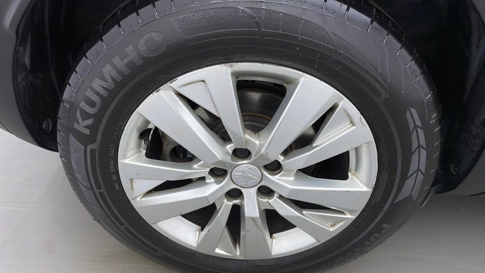 PEUGEOT 3008-Alloy Wheel RHS Rear Scratch