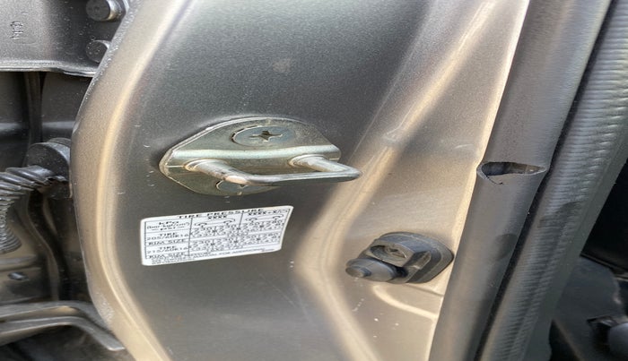 2018 Maruti Vitara Brezza ZDI, Diesel, Manual, 78,149 km, Driver-side door - Beading has minor damage