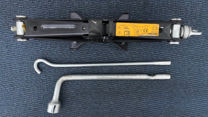 NISSAN MICRA-Tool Kit