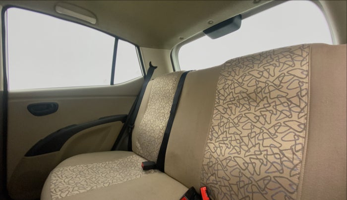 2015 Hyundai i10 MAGNA 1.1 IRDE2, Petrol, Manual, 27,420 km, Right Side Rear Door Cabin