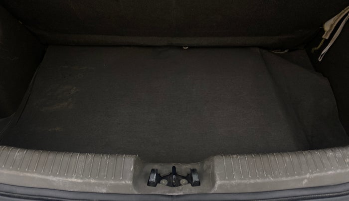 2015 Hyundai i10 MAGNA 1.1 IRDE2, Petrol, Manual, 27,420 km, Boot Inside