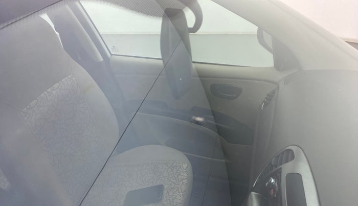 2015 Hyundai i10 MAGNA 1.1 IRDE2, Petrol, Manual, 27,420 km, Front windshield - Minor spot on windshield