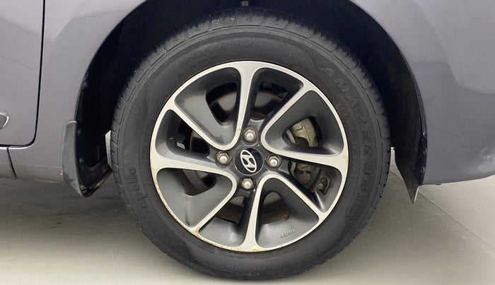 2017 Hyundai Grand i10 SPORTZ (O) 1.2 AT VTVT, Petrol, Automatic, 9,962 km, Right Front Wheel