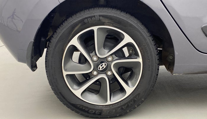 2017 Hyundai Grand i10 SPORTZ (O) 1.2 AT VTVT, Petrol, Automatic, 9,962 km, Right Rear Wheel
