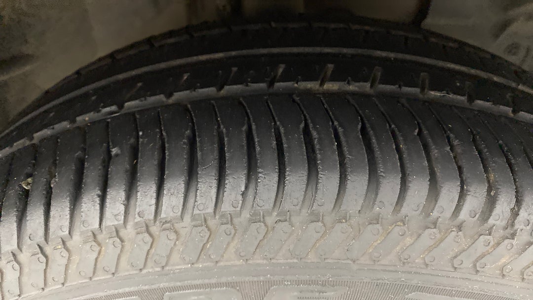 Right Front Tyre Tread