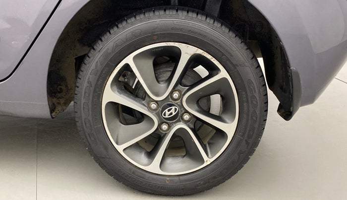 2017 Hyundai Grand i10 SPORTZ (O) 1.2 AT VTVT, Petrol, Automatic, 37,559 km, Left Rear Wheel