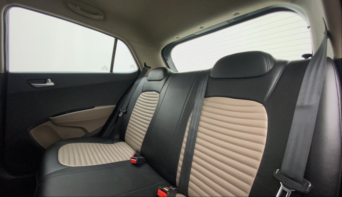 2017 Hyundai Grand i10 SPORTZ (O) 1.2 AT VTVT, Petrol, Automatic, 37,559 km, Right Side Rear Door Cabin