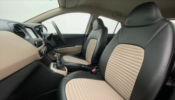 2017 Hyundai Grand i10 SPORTZ (O) 1.2 AT VTVT, Petrol, Automatic, 37,559 km, Right Side Front Door Cabin