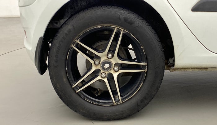 2013 Hyundai i10 MAGNA 1.2 KAPPA2, Petrol, Manual, 81,864 km, Right Rear Wheel