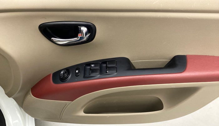 2013 Hyundai i10 MAGNA 1.2 KAPPA2, Petrol, Manual, 81,864 km, Driver Side Door Panels Control
