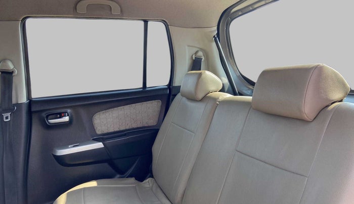 2015 Maruti Wagon R 1.0 VXI, Petrol, Manual, 71,442 km, Right Side Rear Door Cabin