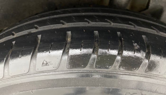 2019 Maruti Dzire VXI, Petrol, Manual, 30,726 km, Left Rear Tyre Tread