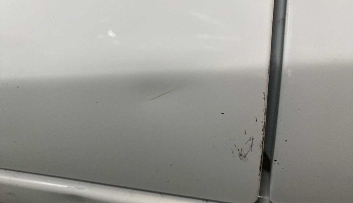 2019 Maruti Alto LXI, Petrol, Manual, 24,826 km, Front passenger door - Minor scratches