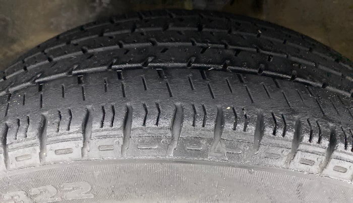 2016 Maruti Alto K10 VXI P, Petrol, Manual, 89,220 km, Left Front Tyre Tread