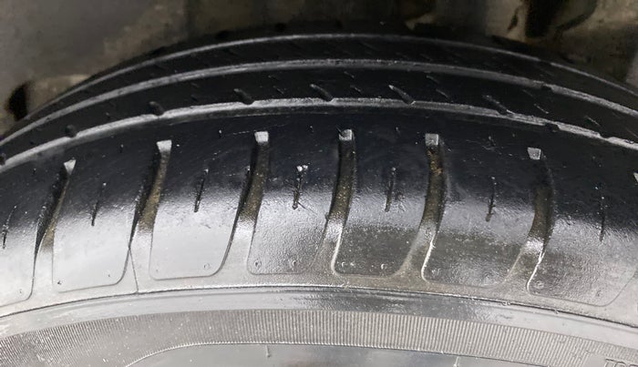 2019 Maruti Swift VXI, Petrol, Manual, 41,174 km, Left Rear Tyre Tread