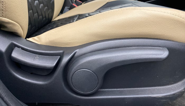 2018 Hyundai Elite i20 ASTA 1.2, Petrol, Manual, 28,024 km, Driver Side Adjustment Panel