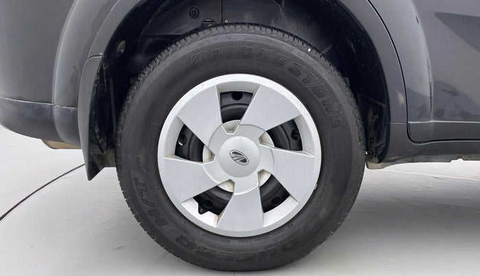 2021 Mahindra XUV500 W7 FWD, Diesel, Manual, 22,865 km, Right Rear Wheel