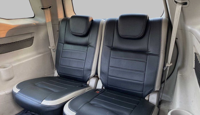 2017 Mahindra XUV500 W6 4X2, Diesel, Manual, 64,660 km, Third Seat Row ( optional )