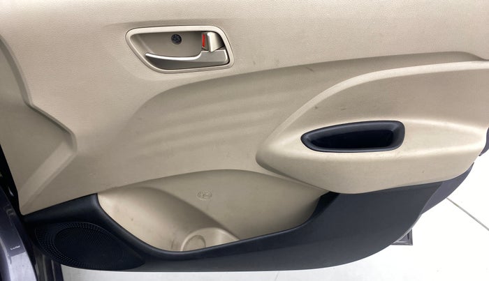 2019 Hyundai NEW SANTRO SPORTZ 1.1, Petrol, Manual, 38,674 km, Driver Side Door Panels Control