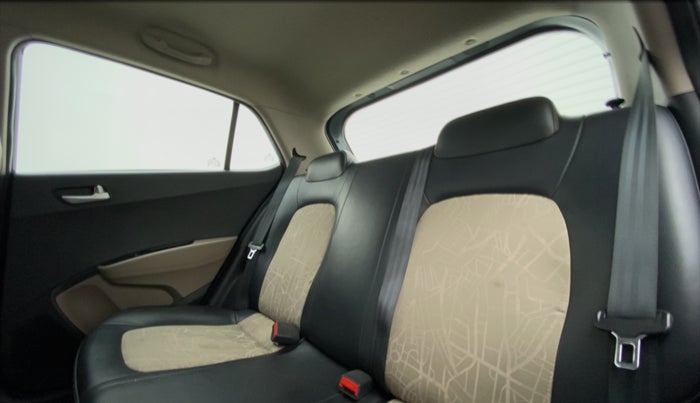 2018 Hyundai Grand i10 Sportz1.2 CRDI, Diesel, Manual, 54,190 km, Right Side Rear Door Cabin