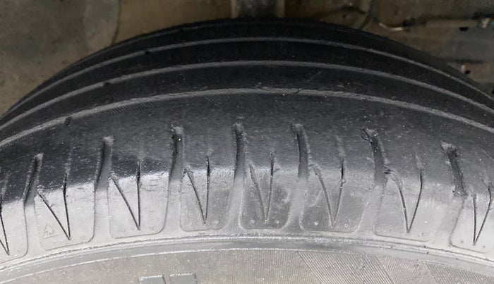 2018 Maruti Vitara Brezza ZDI, Diesel, Manual, 82,563 km, Right Front Tyre Tread
