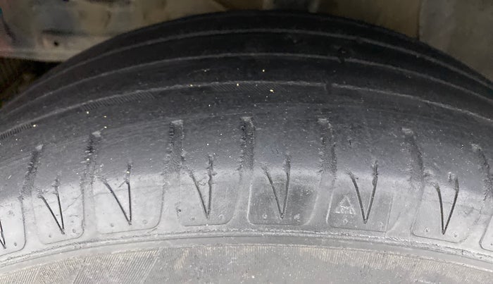 2018 Maruti Vitara Brezza ZDI, Diesel, Manual, 82,563 km, Left Front Tyre Tread