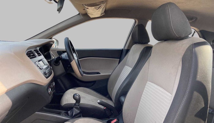 2018 Hyundai Elite i20 Magna Executive 1.2, Petrol, Manual, 37,088 km, Right Side Front Door Cabin