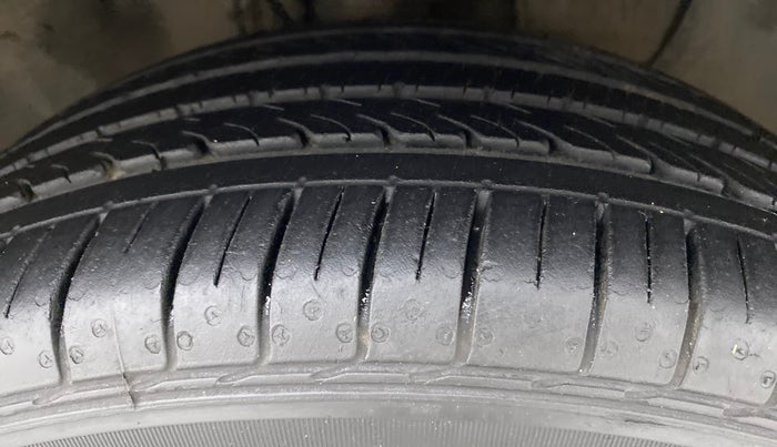 2016 Hyundai Elite i20 ASTA 1.2, Petrol, Manual, 52,276 km, Right Front Tyre Tread