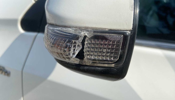 2014 Toyota Corolla Altis G, Petrol, Manual, 68,409 km, Left rear-view mirror - Indicator light has minor damage